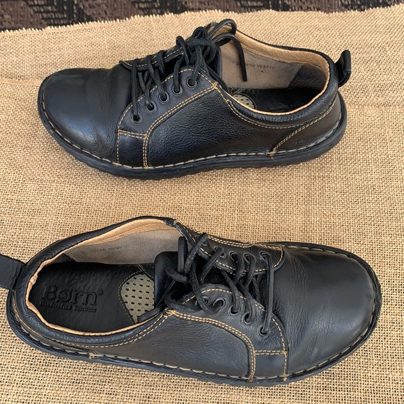 BORN Ravine walking shoe lace up nubby sole Sz 7 - Picture 4 of 7
